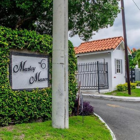 Finest Accommodation Marley Manor Apt # 513 Ground Floor 6 Marley Rd Kgn 6 Kingston Exteriör bild