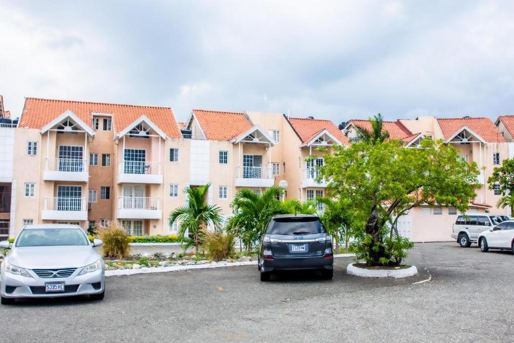 Finest Accommodation Marley Manor Apt # 513 Ground Floor 6 Marley Rd Kgn 6 Kingston Exteriör bild